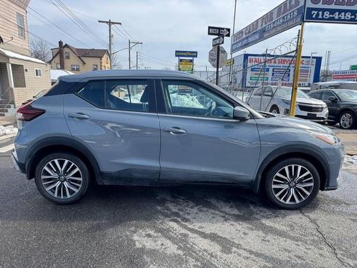 2021 Nissan Kicks SV