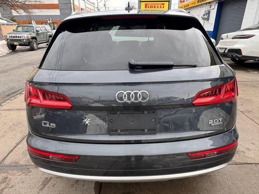 2018 Audi Q5 2.0T Premium Plus