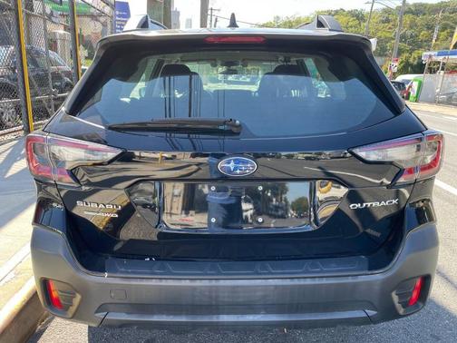 2022 Subaru Outback Base