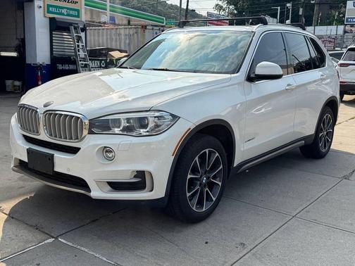 White 2017 BMW X5 sDrive35i