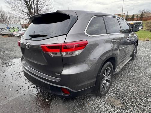 2018 Toyota Highlander LE