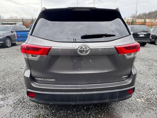2018 Toyota Highlander LE