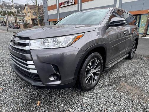 2018 Toyota Highlander LE