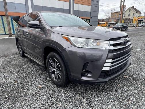 2018 Toyota Highlander LE