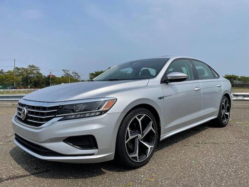 2020 Volkswagen Passat 2.0T R-Line