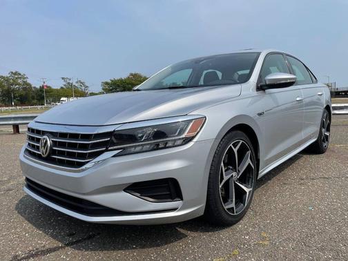 2020 Volkswagen Passat 2.0T R-Line