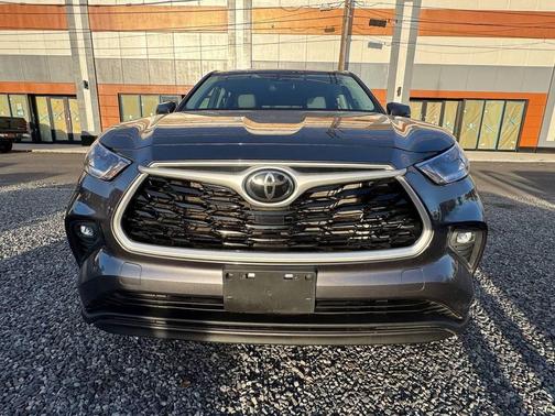 2021 Toyota Highlander LE