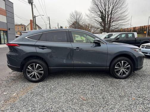 2022 Toyota Venza LE