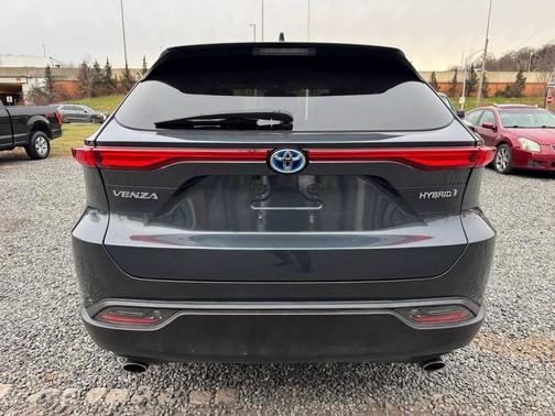2022 Toyota Venza LE