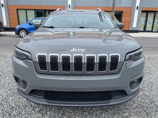 Gray 2020 Jeep Cherokee Latitude Plus