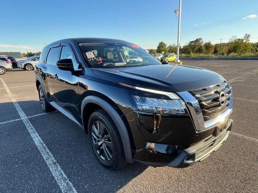 2022 Nissan Pathfinder S AWD 4dr SUV