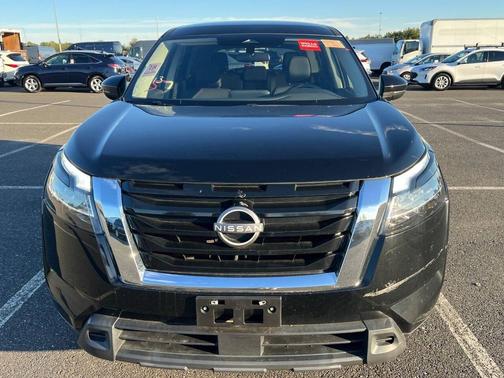 2022 Nissan Pathfinder S AWD 4dr SUV