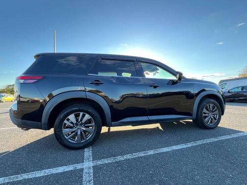 2022 Nissan Pathfinder S AWD 4dr SUV