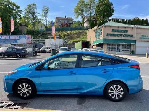 2020 Toyota Prius LE