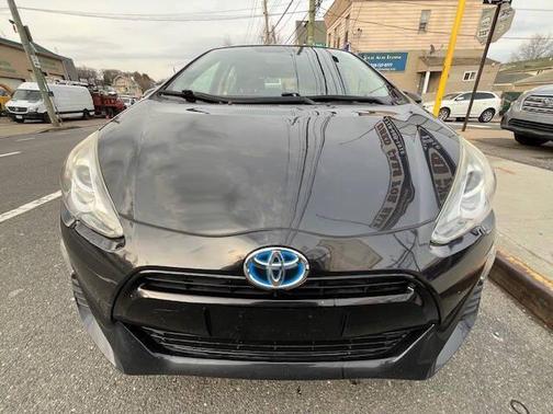 2016 Toyota Prius c Two