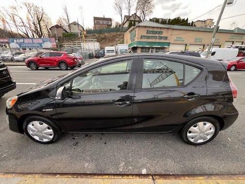 2016 Toyota Prius c Two