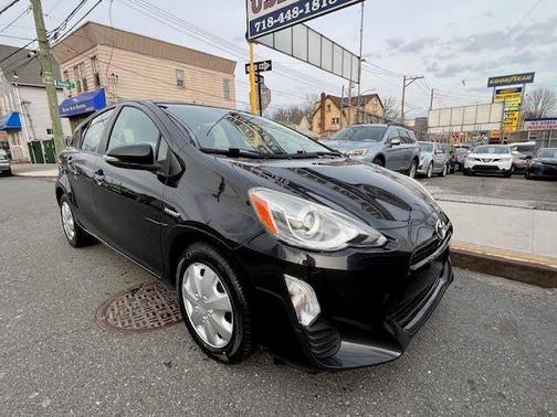 2016 Toyota Prius c Two