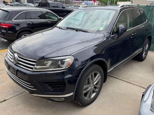 Black 2015 Volkswagen Touareg V6 Lux