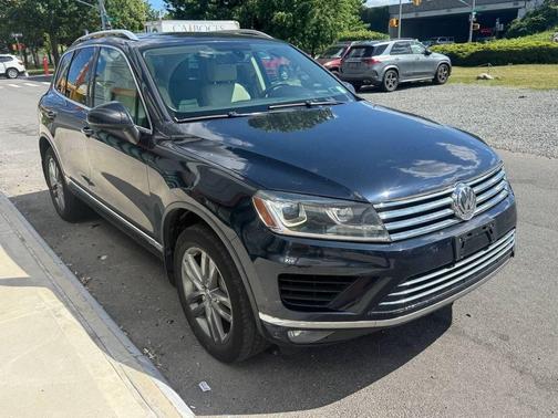 Black 2015 Volkswagen Touareg V6 Lux
