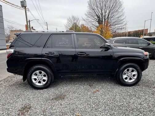 2022 Toyota 4Runner SR5