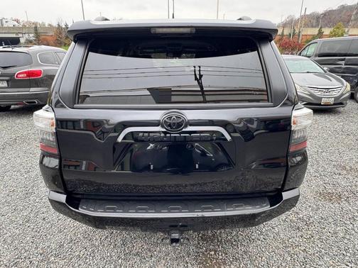 2022 Toyota 4Runner SR5