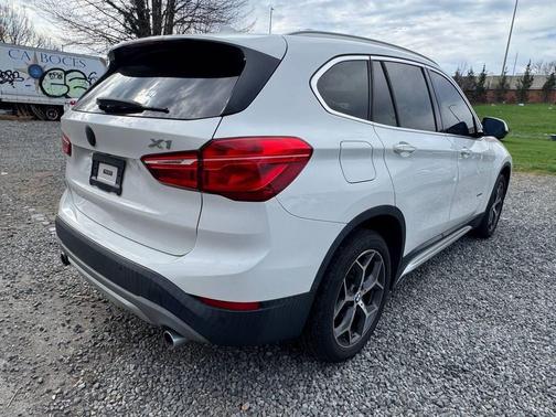 White 2018 BMW X1 sDrive28i