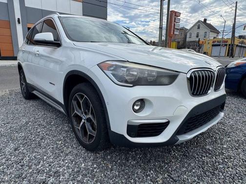 White 2018 BMW X1 sDrive28i