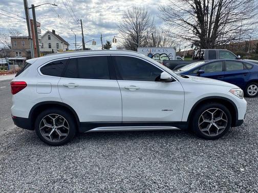 White 2018 BMW X1 sDrive28i