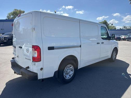 2018 Nissan NV Cargo NV3500 HD S V8