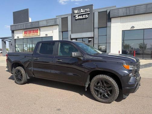 Dark Ash Metallic 2022 Chevrolet Silverado 1500 Custom