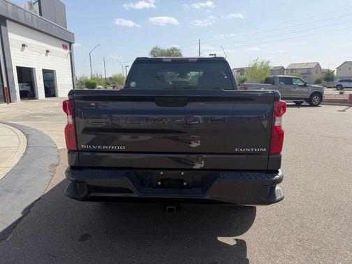 Dark Ash Metallic 2022 Chevrolet Silverado 1500 Custom
