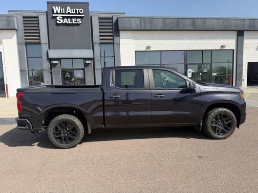 Dark Ash Metallic 2022 Chevrolet Silverado 1500 Custom