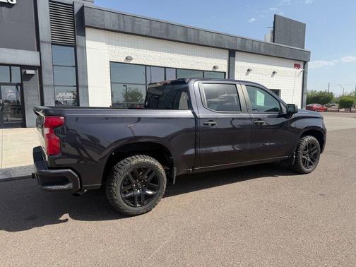 Dark Ash Metallic 2022 Chevrolet Silverado 1500 Custom