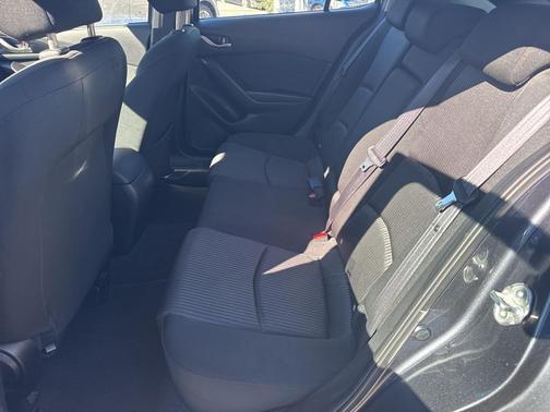 2015 Mazda Mazda3 i Touring