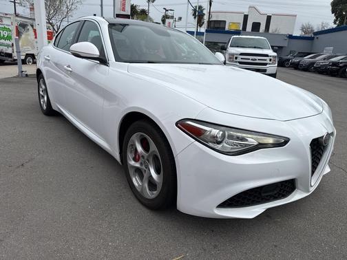 2019 Alfa Romeo Giulia Base