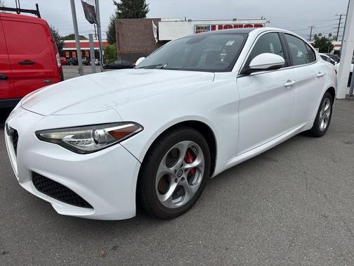 2019 Alfa Romeo Giulia Base