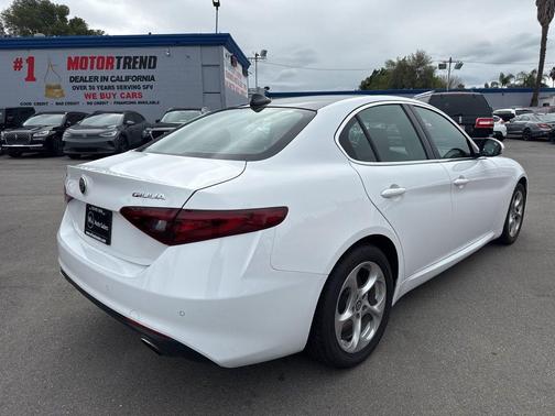 2019 Alfa Romeo Giulia Base