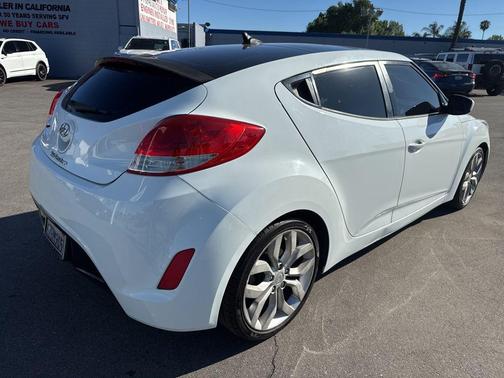 2013 Hyundai Veloster Base