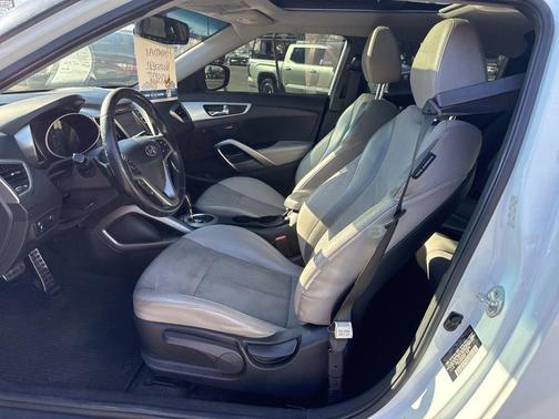 2013 Hyundai Veloster Base