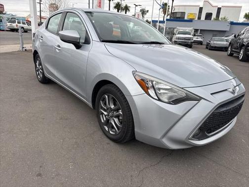2020 Toyota Yaris Sedan LE