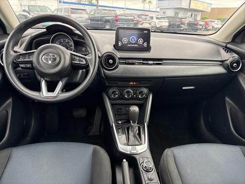 2020 Toyota Yaris Sedan LE