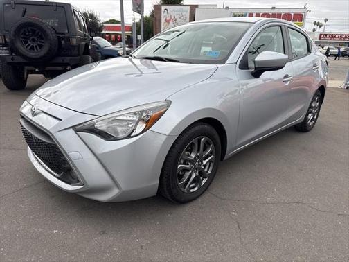 2020 Toyota Yaris Sedan LE