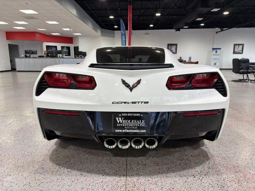 Arctic White 2018 Chevrolet Corvette Stingray