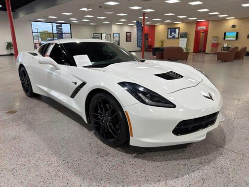 Arctic White 2018 Chevrolet Corvette Stingray