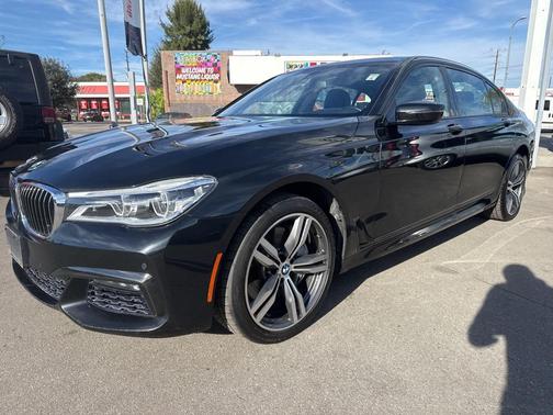 2018 BMW 750 I