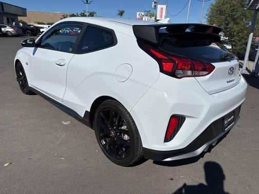 2019 Hyundai Veloster Base