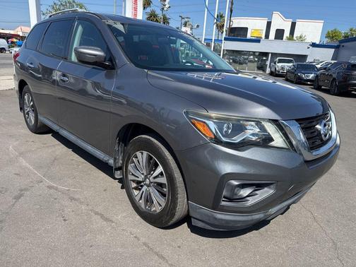 Gun Metallic 2017 Nissan Pathfinder S
