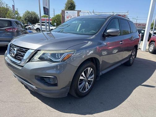 Gun Metallic 2017 Nissan Pathfinder S