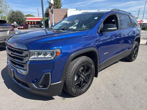 2023 GMC Acadia AWD AT4