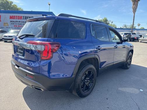 2023 GMC Acadia AWD AT4